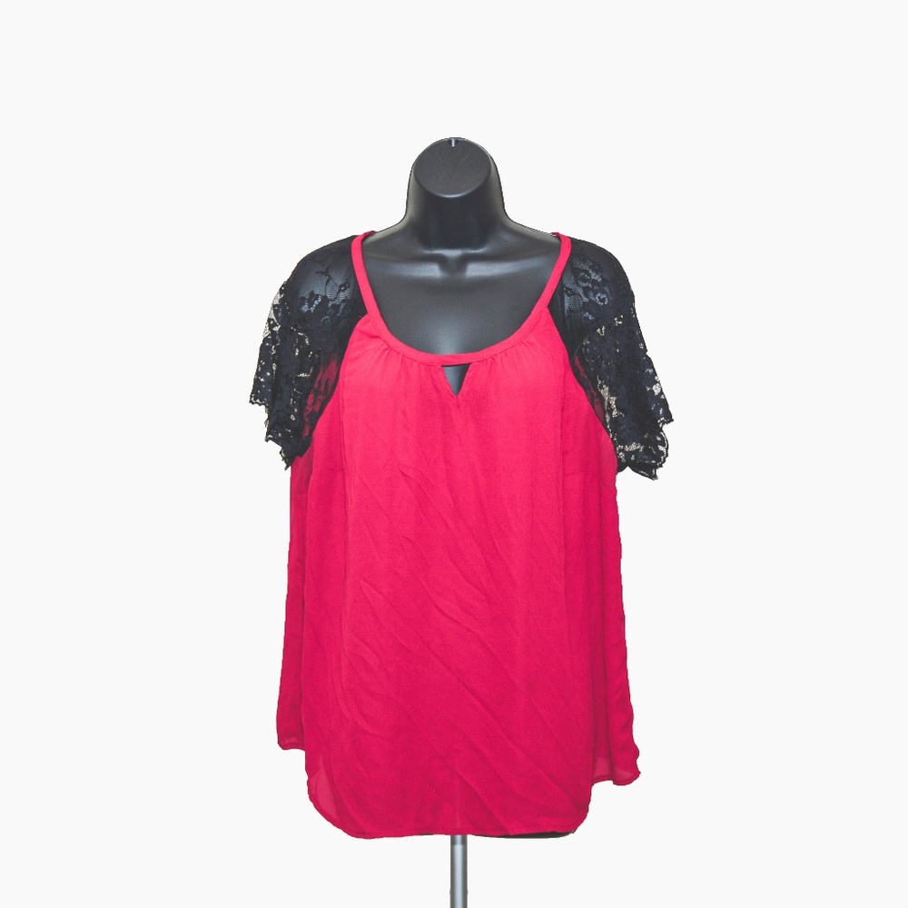 NWOT Torrid Pink/Purple Top w/Lace Short Sleeves